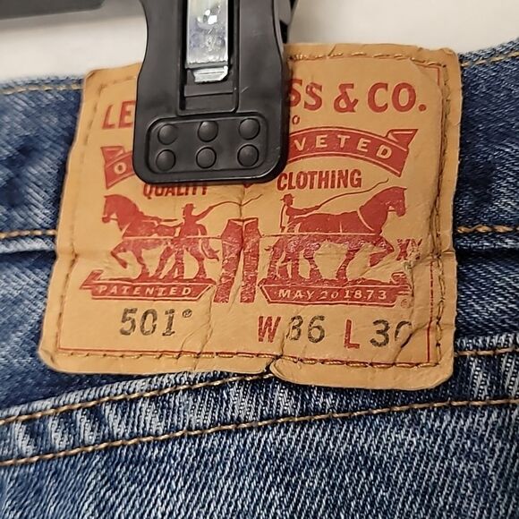 Levi's 501 Button Fly Straight Leg Jeans Size 36 x 30 - Picture 8 of 9